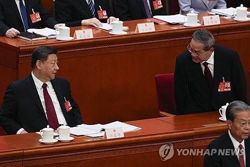 전인대 개막식에 참석한 시진핑 주석(왼쪽)과 리창 총리 (출처=연합뉴스)
