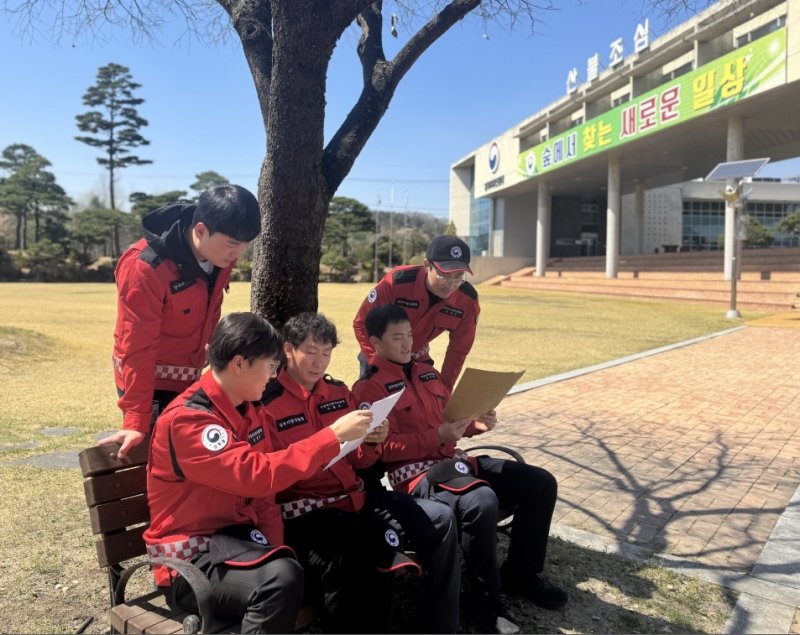 "산불을 꺼주셔서 감사해요"… 마음 담은 초등학생들 편지에 진화 대원도 감동