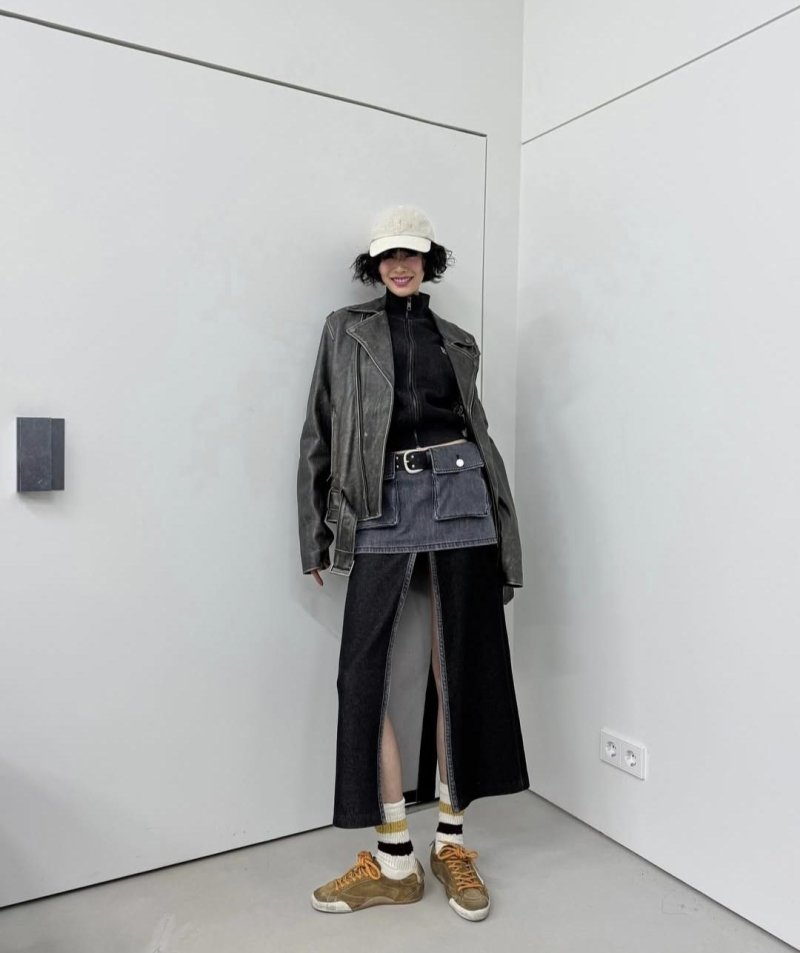 나나, 독보적 여신 미모…늘씬한 각선미