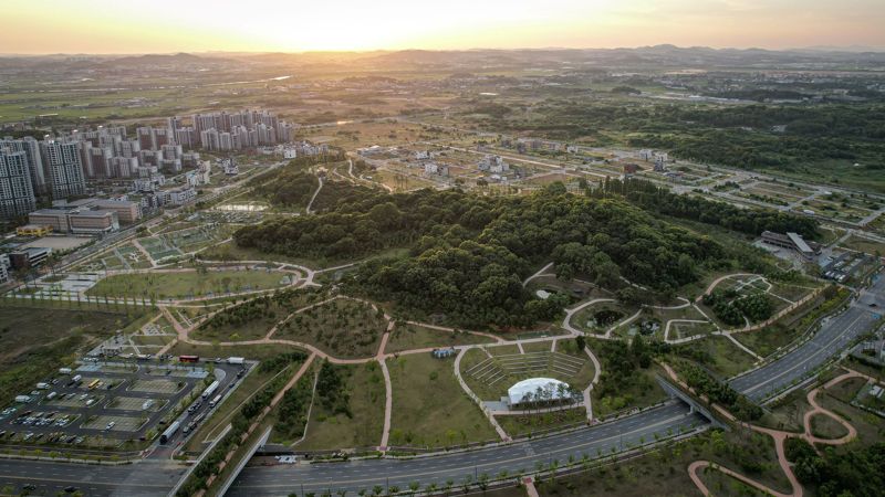 평택고덕 함박산 근린공원 도시숲 전경. LH 제공