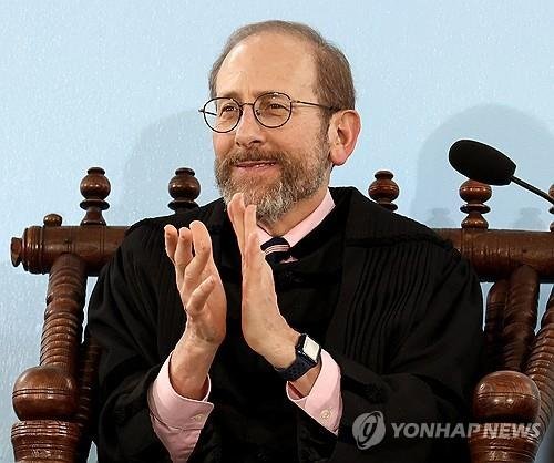 앨런 가버 하버드대 총장 (출처=연합뉴스)