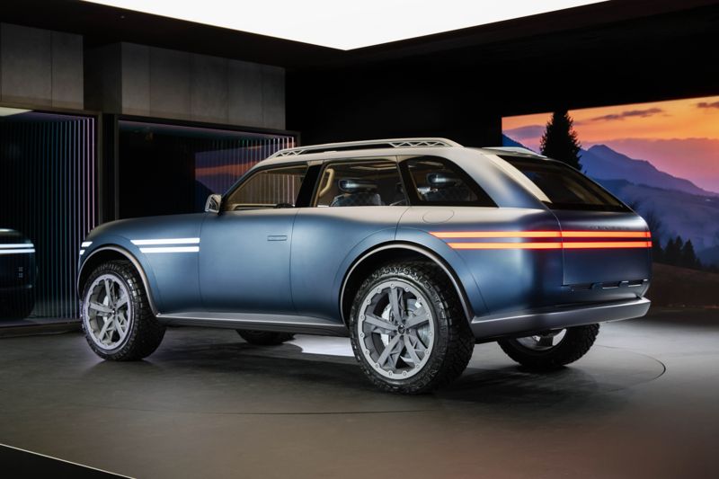 제네시스가 15일(현지시간) 미국 뉴욕 맨해튼에 위치한 브랜드 복합문화공간 '제네시스 하우스 뉴욕'에서 공개한 전동화 오프로더 SUV '엑스 그란 이퀘이터 콘셉트'. 현대차그룹 제공