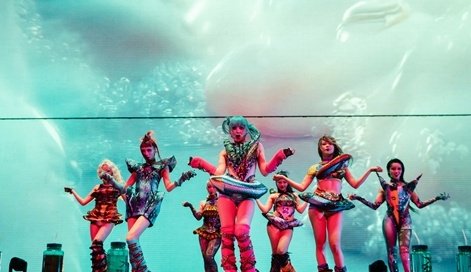 엑스지(XG), 코첼라 데뷔 호평…에밀리 켈라보스 댄서로 함께