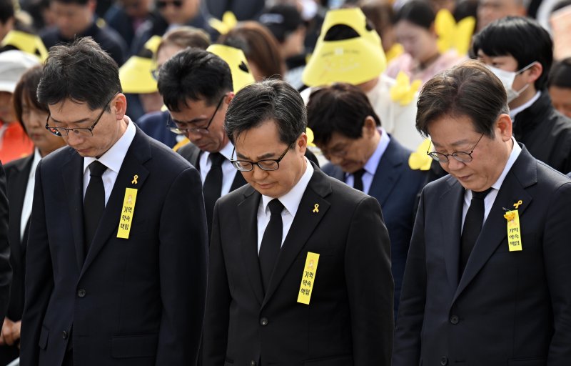 이재명·김동연·김경수, 프란치스코 교황 선종에 "영원한 안식 누리시길" 애도