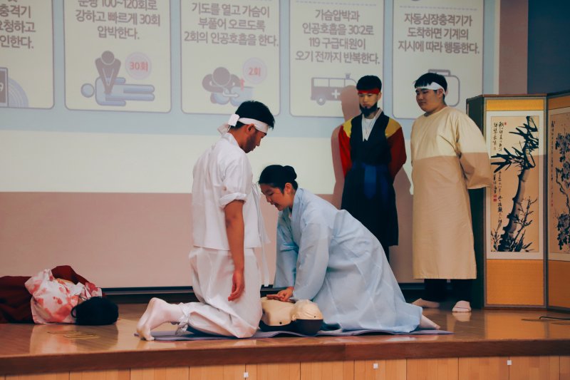 2025년 경기북부 일반인 심폐소생술 경연대회에 참여자들이 상황극과 함께 심폐소생술을 시연하고 있다.(경기도북부소방재난본부 제공, 재판매 및 DB 금지)/뉴스1