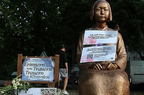 철거 위기 몰린 베를린 소녀상… 법원, 일단 9월까지 존치