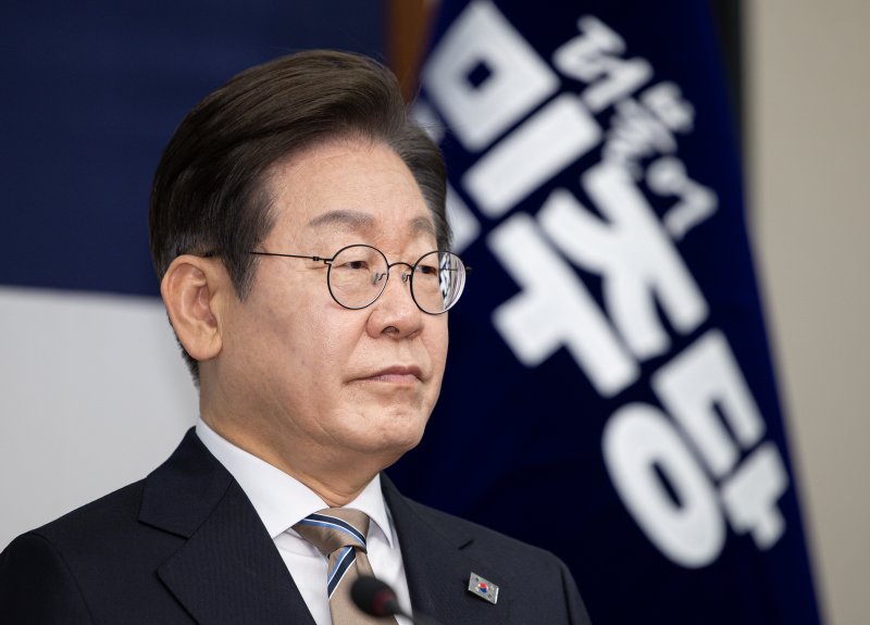 이재명 "방산수출 컨트롤타워 신설…대통령 전략회의 정례화"