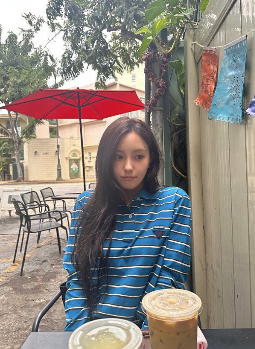 효민, 하와이로 떠난 신혼여행…남편과 화기애애 분위기 [N샷]