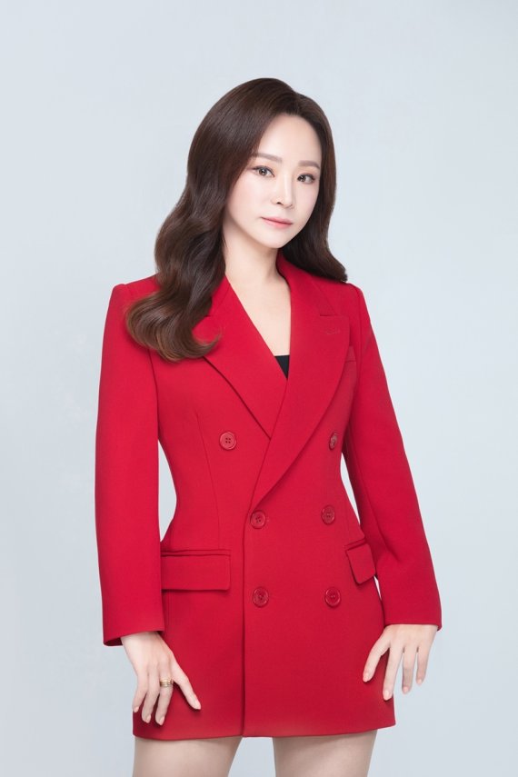 한유정, 록 트로트 매력 입었다…'쓰린 상처'로 정식 데뷔