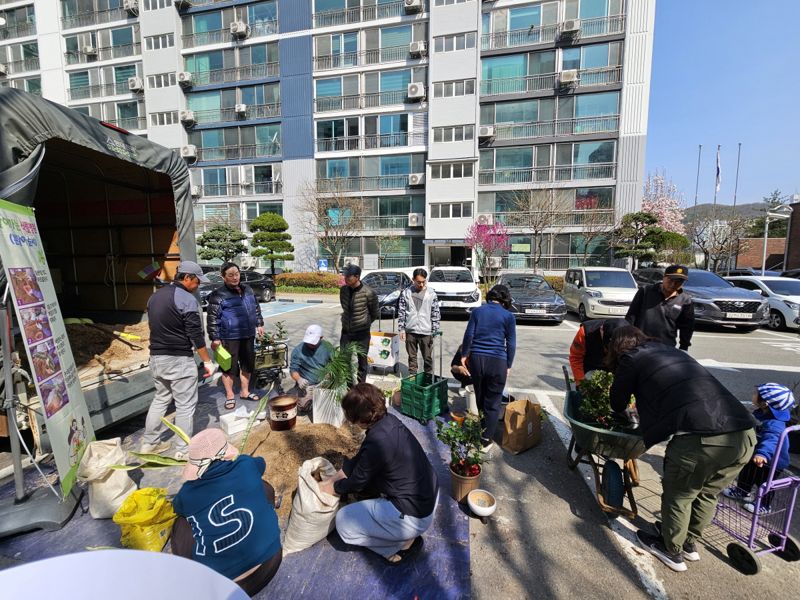 반려식물 키우기 도와드려요...의왕시 '찾아가는 식물병원' 운영