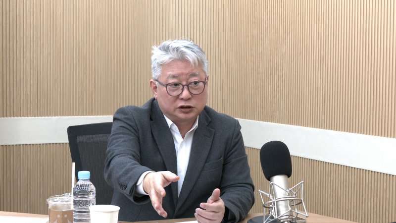 조응천 전 개혁신당 의원이 17일 뉴스1TV '팩트앤뷰'에 출연해 질문에 답하고 있다.