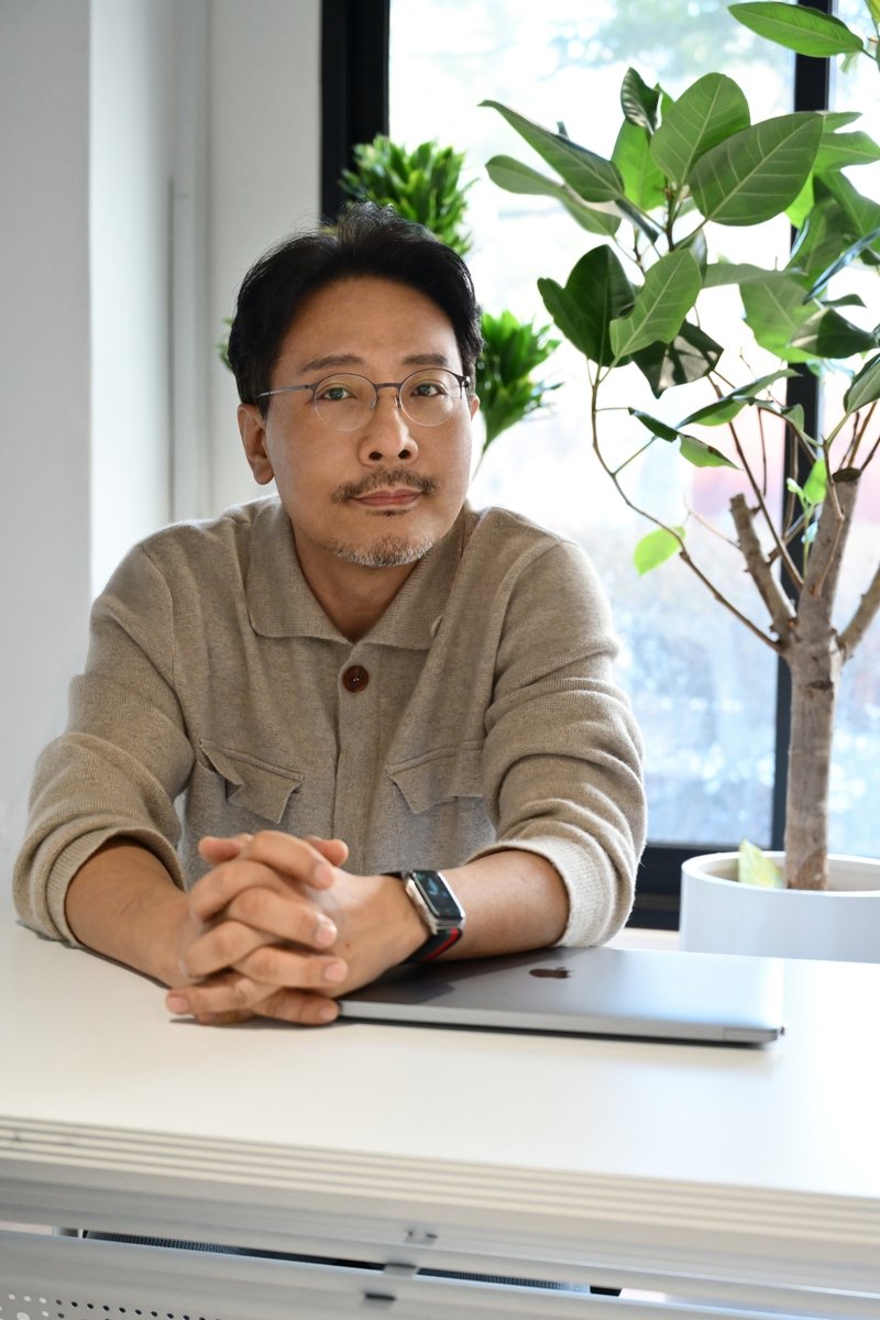 한국영화 새역사에 브로드웨이 석권…할리우드를 뒤흔든 두 주역