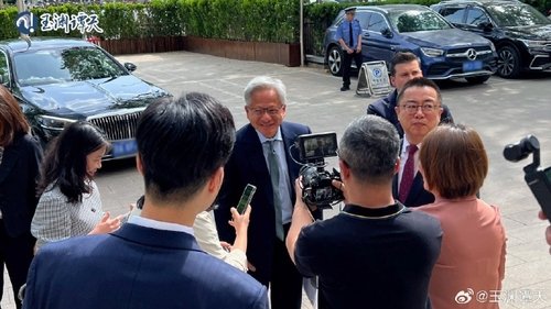 미중 무역전쟁 희생양 된 엔비디아 젠슨 황… 美 '반도체 수출 통제'에도 中 방문