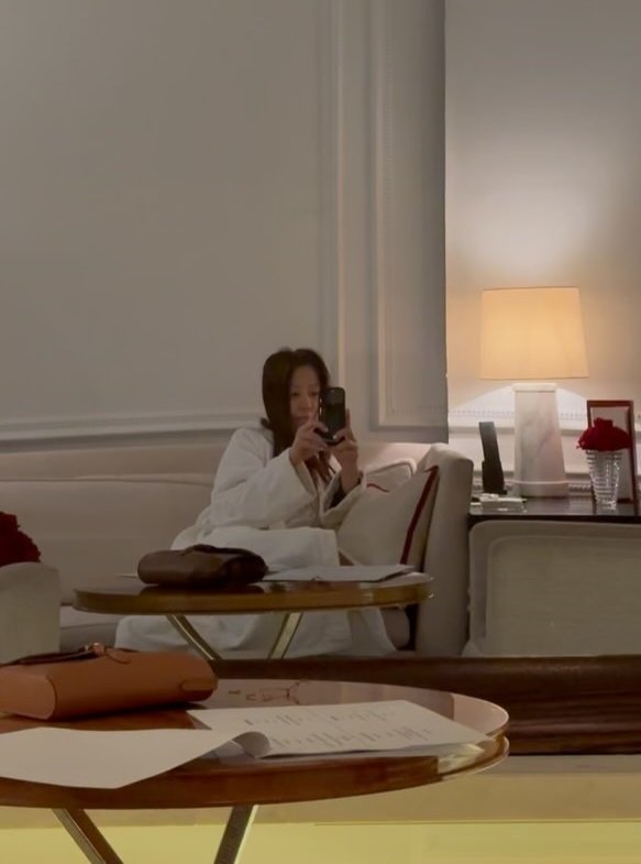 "노약자&middot;어린이 보지 않기를" 고현정, 경고 문구…왜?