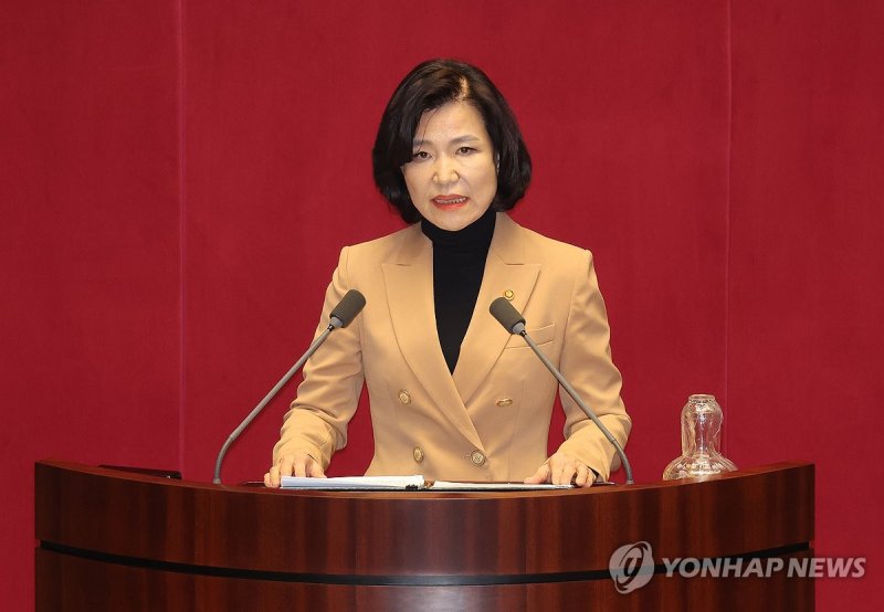 재의 요구 이유 설명하는 이진숙 방송통신위원장 (출처=연합뉴스)