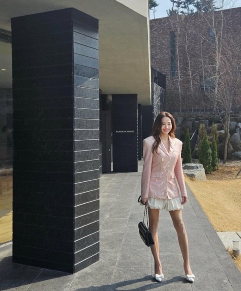 한채영, 원조 바비인형다운 비주얼…놀라운 각선미
