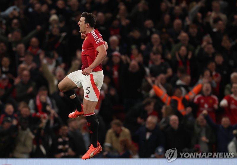 결승골을 넣고 포효하는 맨유의 해리 매과이어. (출처=연합뉴스)