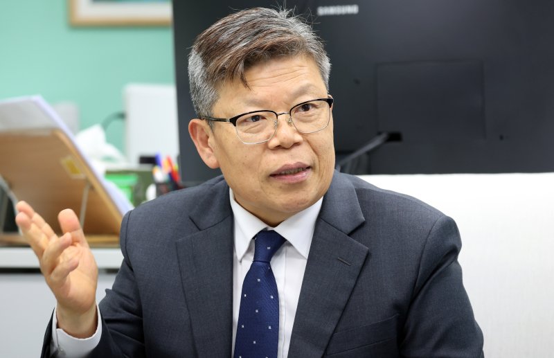 이회승 서울아리수본부장이 10일 서울 서대문구 서울아리수본부에서 뉴스1과 인터뷰를 하고 있다. ⓒ News1 김명섭 기자