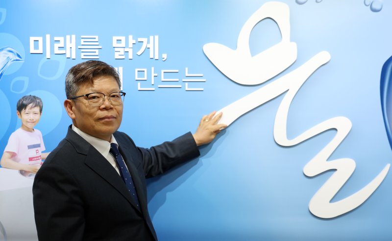 이회승 서울아리수본부장이 10일 서울 서대문구 서울아리수본부에서 뉴스1과 인터뷰를 하고 있다. ⓒ News1 김명섭 기자