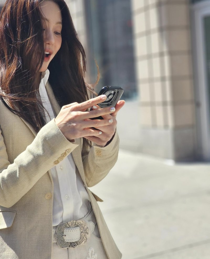 54세 고현정, 뉴욕서 여대생 미모…우아한 아우라