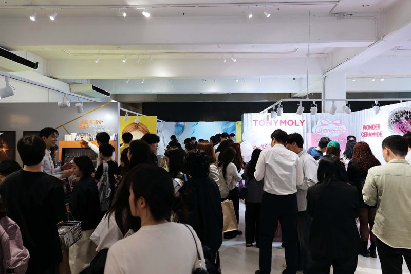 [르포] 끊이지 않는 뷰티 팝업...쿠팡, 성수동서 메가뷰티쇼 버추얼스토어