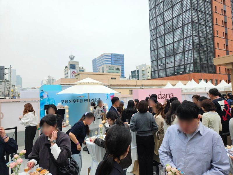 [르포] 끊이지 않는 뷰티 팝업...쿠팡, 성수동서 메가뷰티쇼 버추얼스토어