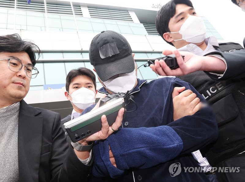 일가족 5명 살해한 50대 가장 영장심사 (출처=연합뉴스)