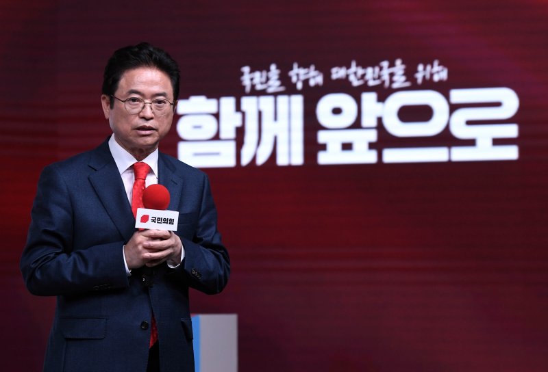 이철우 국민의힘 경선 후보가 18일 오후 서울 강서구 ASSA아트홀에서 열린 국민의힘 '제21대 대통령후보자 1차 경선 비전대회'에서 비전을 발표하고 있다. (공동취재) 2025.4.18/뉴스1 ⓒ News1 이재명 기자