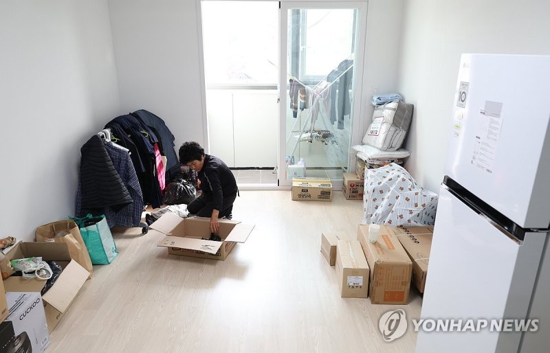 임시주택 입주한 경북산불 이재민 (출처=연합뉴스)