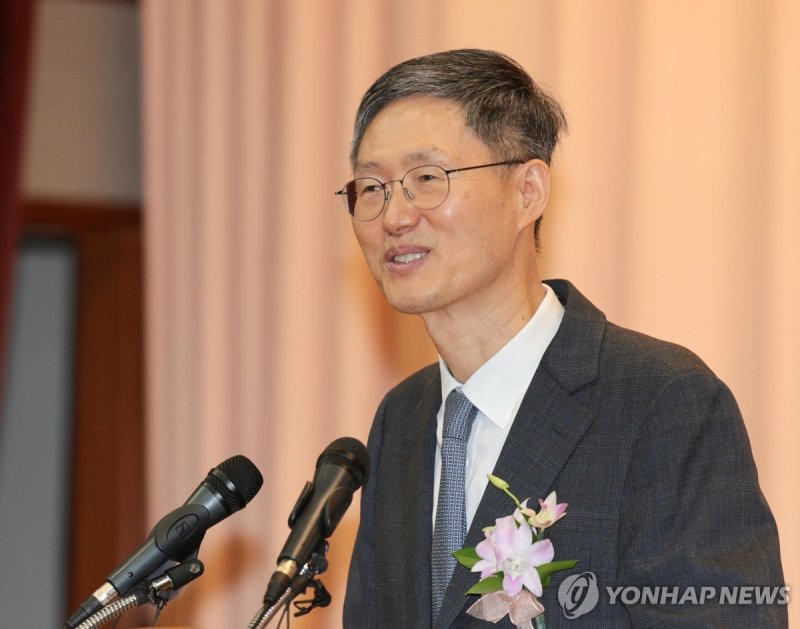 퇴임사 하는 문형배 헌재 소장 권한대행 (출처=연합뉴스)