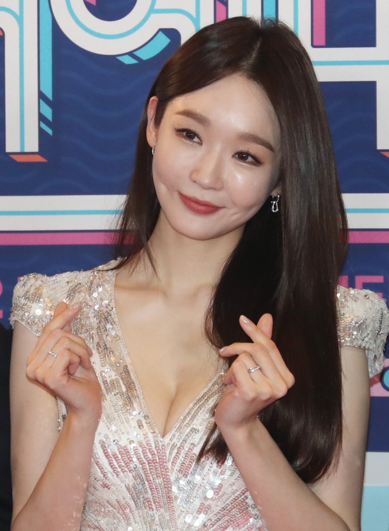 강민경 회사 '열정페이' 논란 끝…'한달 유급휴가' 준다