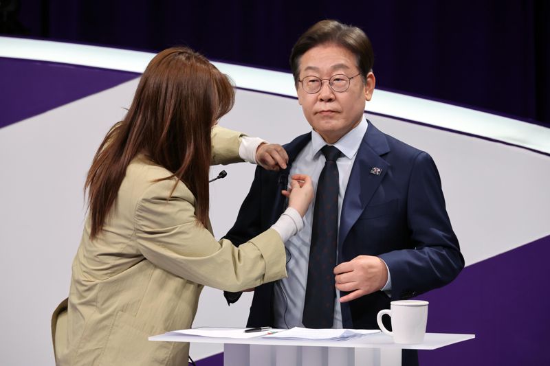 더불어민주당 대선후보 첫 TV토론