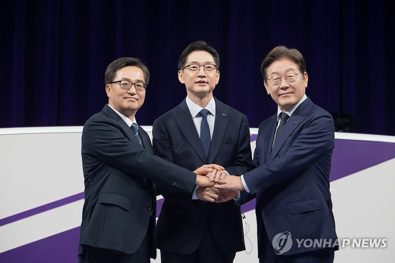 민주당 대선 경선 후보 첫 TV 토론회 (출처=연합뉴스)