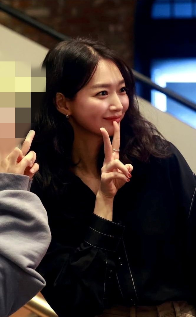 신민아, 비현실적 미모…"인형이야 뭐야"