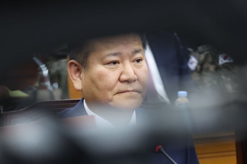 지난 2월 4일 이상민 전 행정안전부 장관이 서울 여의도 국회에서 열린 윤석열 정부의 비상계엄 선포를 통한 내란 혐의 진상규명 국정조사특별위원회 전체회의에서 입을 굳게 다물고 있다. /사진=뉴시스