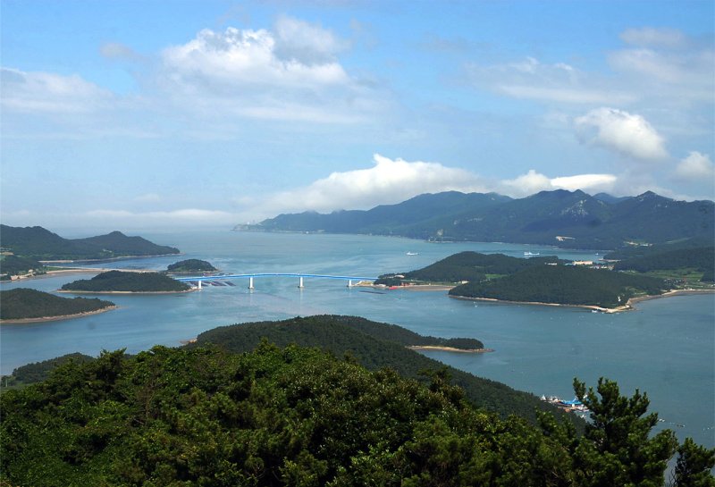 상하조도를 잇는 조도대교와 조도군도(진도군 제공, 재판매 및 DB 금지)