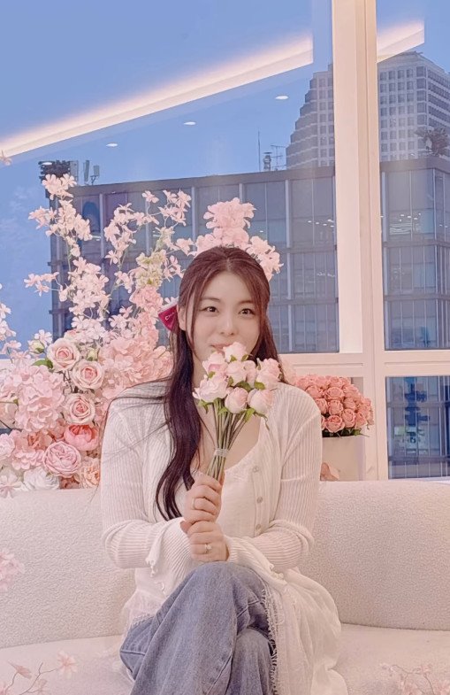 '20일 결혼' 에일리, 화려한 브라이덜 샤워…새신부 미소 [N샷]