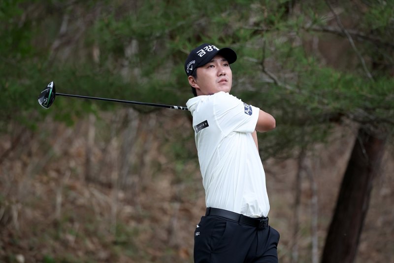 옥태훈의 티샷. (출처=연합뉴스)