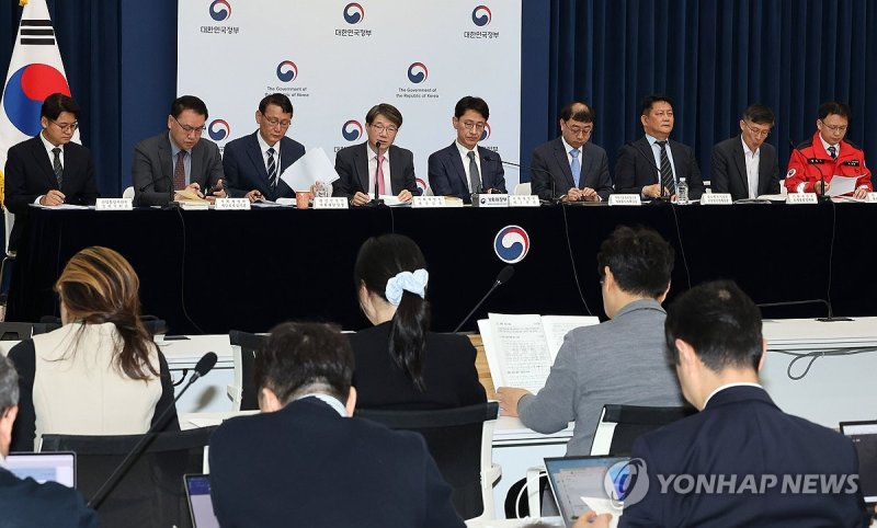 2025년 추가경정예산안 설명하는 김동일 예산실장 (출처=연합뉴스)