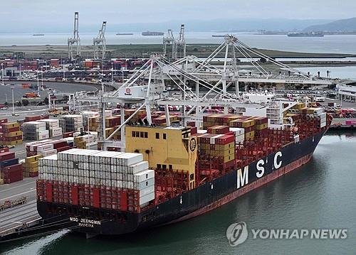 미 오클랜드 항구에 정박한 컨테이너선(본문과 무관) (출처=연합뉴스)