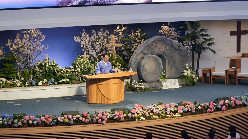 [서울=뉴시스] 20일 사랑의교회에서 열린 부활절 예배에서 설교하는 오정현 목사 (사진=사랑의교회 제공) 2025.04.20. photo@newsis.com *재판매 및 DB 금지
