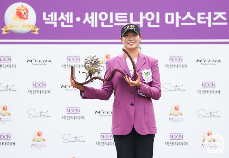 '장타 여왕' 돌아왔다… 방신실, 1년 6개월 만에 통산 3승