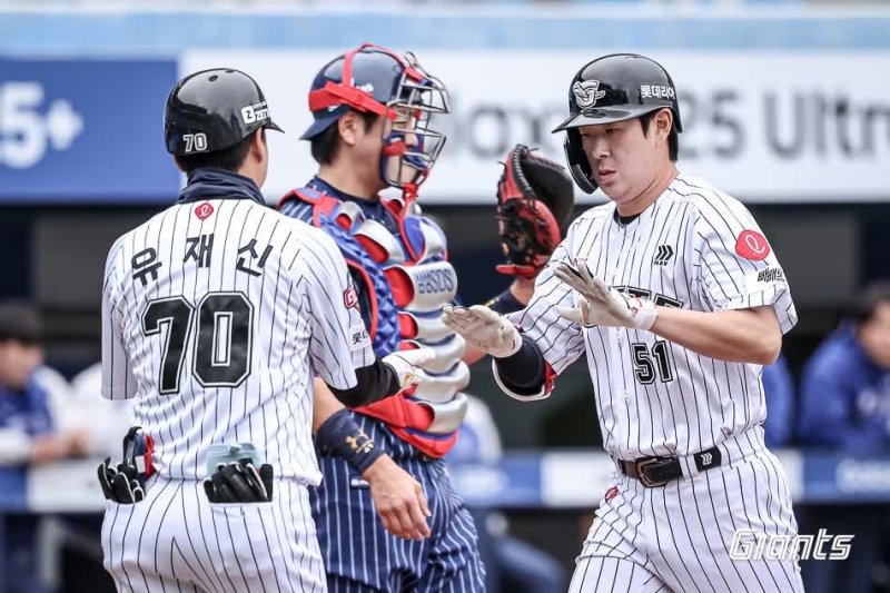 홈런 친 롯데 나승엽 (출처=연합뉴스)