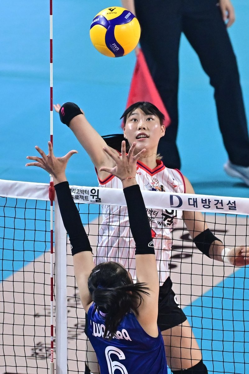 정윤주의 스파이크 (출처=연합뉴스)