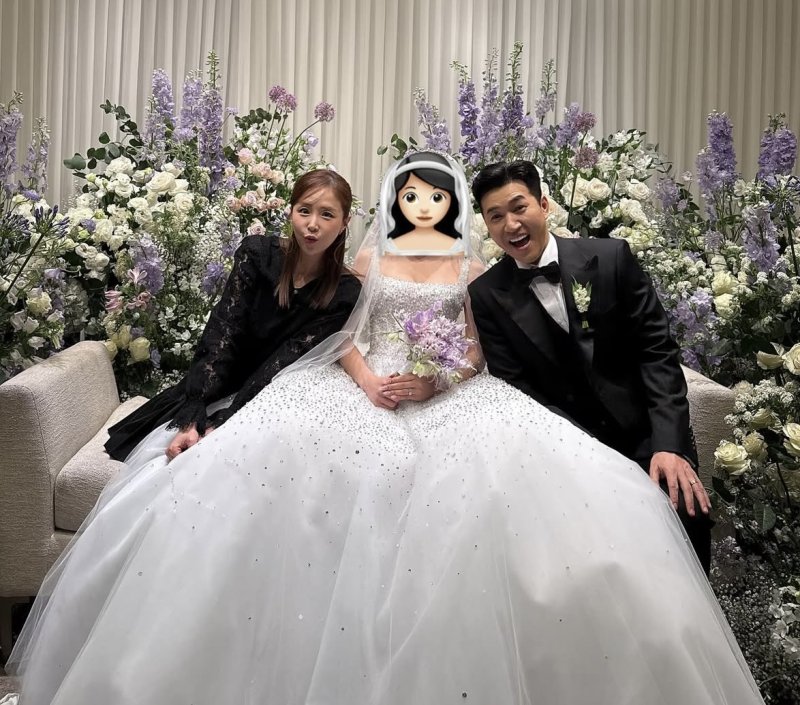 신지, 김종민&middot;에일리 같은 날 결혼식 모두 참석했다