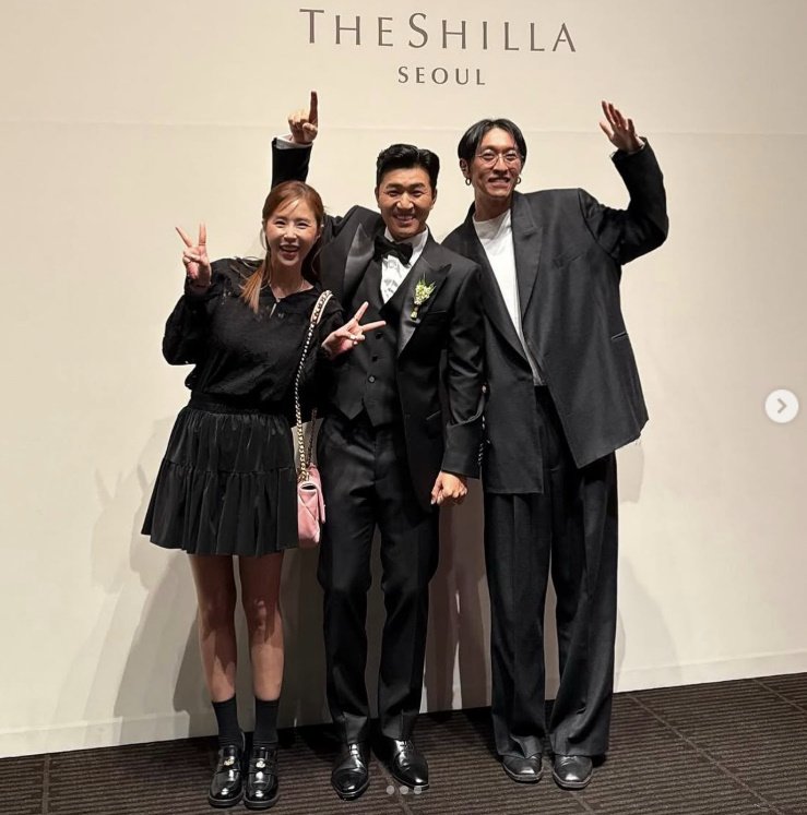 코요태 빽가, 김종민 결혼식 참석 "우리형 장가가는 날"…신지와 '미소'