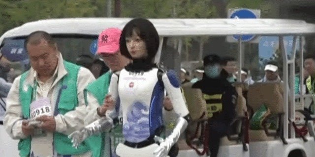 불안정한 환환의 모습 (사진출처=신징빠오)