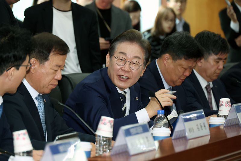 더불어민주당 이재명 대선 경선 후보가 21일 서울 여의도 금융투자협회에서 열린 자본시장 활성화를 위한 정책간담회에서 발언하고 있다. 사진=서동일 기자