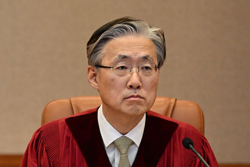 김형두 헌법재판관이 지난 4일 오전 서울 종로구 헌법재판소 대심판정에서 열린 윤석열 대통령 탄핵심판에 참석해 있다.(사진공동취재단) /사진=뉴시스