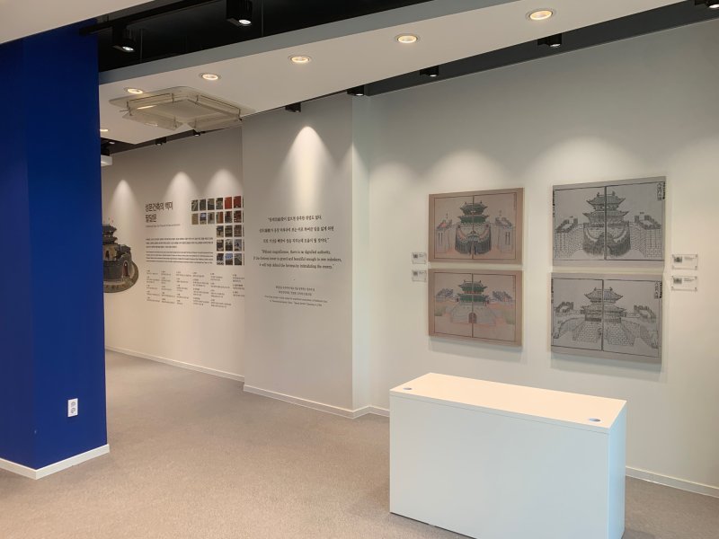 [수원=뉴시스] '팔달문, 가까이 늘 우리 곁에' 내부 전경. (사진=수원시 제공) 2025.04.21. photo@newsis.com *재판매 및 DB 금지